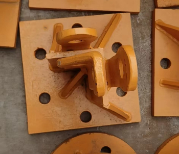 片式塔機預埋支腿